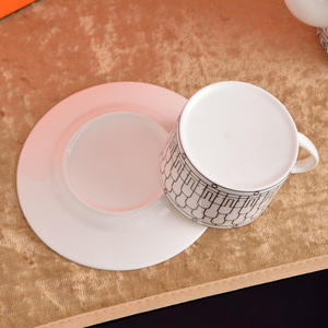 Service à thé en porcelaine fine de luxe à prix réduit - Product Image 4