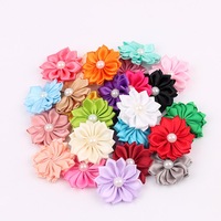 Fait à la main 16 pétales Satin fleur 4CM petit tissu perle soie ruban Floral pour vêtements accessoires pour couvre-chef