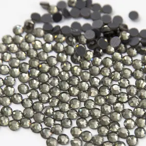 Vente en gros de pierres DMC de Chine, pierres à chaud pour la réparation, strass noirs en <span class=keywords><strong>diamant</strong></span>, strass ronds à fixation à chaud pour robes de mariée - Product Image 1