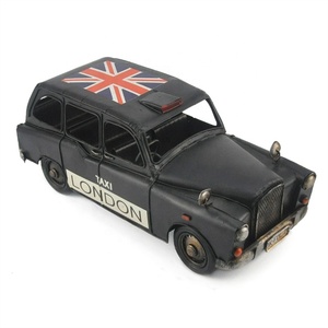 Modèle de taxi noir londonien avec drapeau britannique fait <span class=keywords><strong>à</strong></span> la main, objets d'art et de collection pour la décoration de la maison et du bureau, designs d'artisanat en métal, décorations - Product Image 1