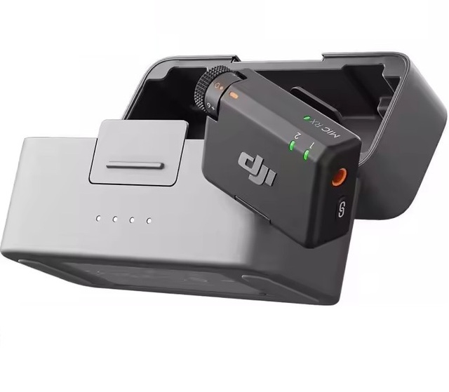 DJ I MIC MINI Ultralight Wireless Microphone Type C Connector Noise Cancelling with Automatic Limiting Charging Case 2 TX + 1 RX