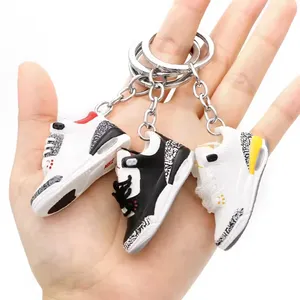 Bán Buôn Màu Đỏ Trắng Cao Su Giày Thể Thao Móc Chìa Khóa Mini Sneaker Giày Keychain Chạy Giày Móc Khóa