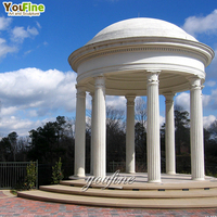 Gazebo en marbre blanc pour jardin extérieur, grand pavillon rond avec toit en dôme et colonnes corinthiennes pour villa ou parc