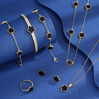 Juego de Joyería de Latón con Diseño de Trébol de Cinco Hojas, 7 Piezas, Chapado en Oro, Collar, Aretes y Pulsera para Mujer, Ideal para Bodas y Fiestas, Venta al Por Mayor