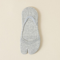 Chaussettes basses invisibles en coton sans couture pour femmes, respirantes, antibactériennes, antidérapantes, à bout fendu, fines et sans armature, pour l'été