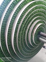 Tapis antidérapant personnalisé en polyéthylène vert antirouille à feuilles dorées pour équipement de panierisation en gros