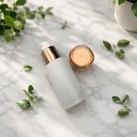 Flacon en verre cosmétique de haute qualité avec pompe et capuchon double couche, disponible pour la personnalisation