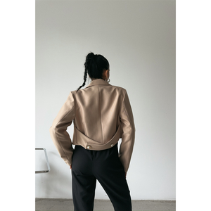 Blazer Corto Minimalista Beige con Botones de Perla en la Espalda, Chaqueta de Otoño para Mujer, Manga Larga, Tejido Entrecruzado, Talla S - Product Image 5