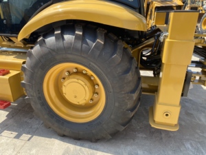 รถตักล้อยางรุ่นใหม่ 428F ขับเคลื่อน 4 ล้อ พร้อมห้องโดยสารปรับอากาศ ระบบไฮดรอลิกที่มั่นคง  มีอุปกรณ์เสริมให้เลือกมากมาย - Product Image 3