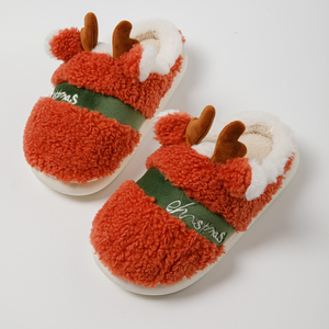 Pantoufles <span class=keywords><strong>de</strong></span> renne <span class=keywords><strong>de</strong></span> Noël bon marché pour femmes Pantoufles chaudes en peluche pour hommes Pantoufles <span class=keywords><strong>de</strong></span> maison floues Cadeaux <span class=keywords><strong>de</strong></span> Noël - Product Image 5