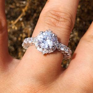 Anillo de Bodas de circonita cúbica redonda de moissanita imitada, anillo de compromiso Chapado en platino para mujer, joyería antideslustre - Product Image 1