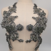 Applique en dentelle argentée faite à la main avec broderies intégrales et motifs en cristal pour corsage de mariage