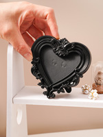 Cadre photo vertical en résine gaufrée de style européen rétro, écologique et durable, avec une touche de luxe pour la décoration intérieure