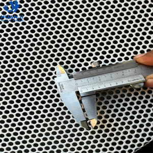 Malla Metálica Perforada Galvanizada con Orificios Redondos para Decoración - Product Image 2