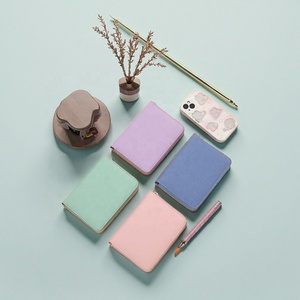 Hongbo Meilleure vente 17 couleurs A7 petit portefeuille à fermeture éclair en cuir Saffiano comme noël avec pochette d'emballage et feuille de mouche disponible - Product Image 1