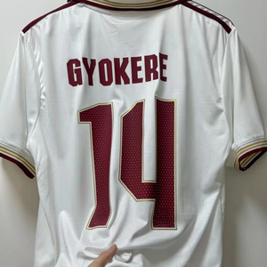 Großhandel Arsenales Fußballverein Trikot 2526 GYOKERESES SAKAES SALIBAES Trikot Fußballtrikot DIY Trikots Trainingsanzüge - Product Image 1