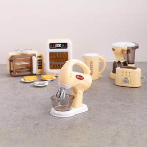 Ensemble de cuisine miniature pour enfants avec des petits appareils électroménagers simulés comme une machine à café, une <span class=keywords><strong>grille</strong></span>-<span class=keywords><strong>pain</strong></span> et un four - Product Image 1