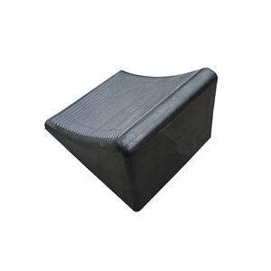 Diferentes modelos <span class=keywords><strong>de</strong></span> cuña <span class=keywords><strong>de</strong></span> tope <span class=keywords><strong>de</strong></span> rueda <span class=keywords><strong>de</strong></span> goma caliente cuña <span class=keywords><strong>de</strong></span> rueda <span class=keywords><strong>de</strong></span> vehículo ligera para estacionamiento <span class=keywords><strong>de</strong></span> automóviles - Product Image 1