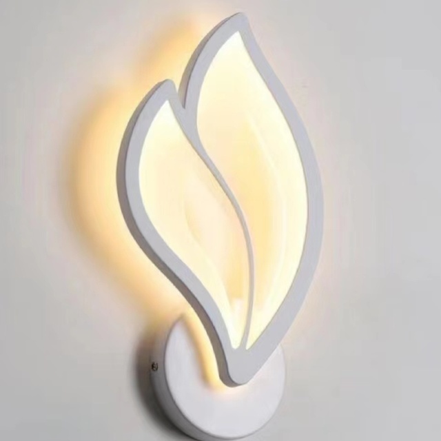 Popular Nordic Minimalist Acrylic Nordic Petal Leaf Wall Light Creative Flower Wall Lamp for Bedroom