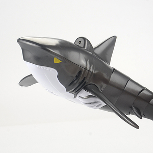 Simulation à échelle <span class=keywords><strong>1</strong></span>:18 2.4G Radio télécommande RC jouet requin en plastique Animal <span class=keywords><strong>piscine</strong></span> salle de bains bateau RC jouets cadeaux de noël anniversaire - Product Image 2