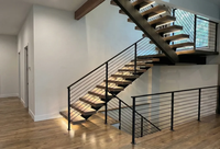 Escalier droit CBMmart Mono Beam en chêne blanc américain massif avec marches en bois et garde-corps en câble d'acier inoxydable