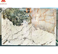 Grande dalle de marbre vert Pandora poli, naturel, écologique, durable et imperméable, pour table à manger et table basse modernes, idéale pour hôtels et villas.