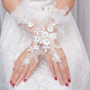 Gants d'étiquette de mariage nuptiale dentelle soluble dans l'eau en forme de fleur diamant crochet doigt longs gants de mariée - Product Image 3