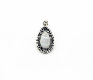 Colgante de Piedra de Luna Arcoíris Hecho a Mano, Joyería de Plata de Ley 925, Estilo Bohemio Vintage para Mujer, Venta al por Mayor - Product Image 1