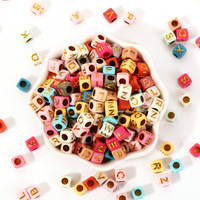 Perles plates en forme de dés de l'alphabet anglais pour enfants, matériel de bracelet, accessoires de perles en vrac faits à la main pour le bricolage