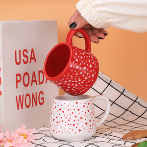 Juego <span class=keywords><strong>de</strong></span> <span class=keywords><strong>Tazas</strong></span> <span class=keywords><strong>de</strong></span> Cerámica con Estampado <span class=keywords><strong>de</strong></span> Corazón Redeco, Diseño <span class=keywords><strong>de</strong></span> Pareja <span class=keywords><strong>en</strong></span> Color Rojo y Blanco Invertido, Forma <span class=keywords><strong>de</strong></span> Barril, Regalo <span class=keywords><strong>de</strong></span> San Valentín, Taza <span class=keywords><strong>de</strong></span> Café - Product Image 4