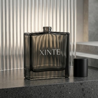 Flacons de parfum carrés en verre noir mat à paroi épaisse et épaule plate, vides, personnalisables, en gros, 50 ml et 100 ml, avec pulvérisateur à pompe