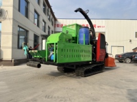 Machine combinée ensileuse et enrouleuse automotrice 4QZDB-50 pour la récolte de l'ensilage de maïs sur les terres vallonnées et l'emballage de balles rondes