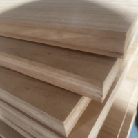 Panel Kayu Poplar Karbonisasi 3 Lapis Stabilitas Tinggi untuk Inti Pintu Lemari Dapur dan Kamar Mandi