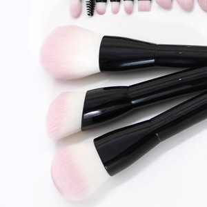 Nouvel ensemble de 11 pinceaux de maquillage professionnels à manche noir et poils synthétiques rose clair pour poudre libre, blush et fond de teint – Vente en gros - Product Image 4