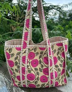 Bolso Tote Acolchado de Algodón con Estampado de Bloques, Espacioso, para Uso Diario, Compras, Viajes, Bolso de Hombro - Product Image 3