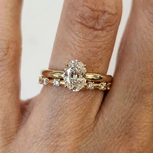 แหวนหมั้นเพชรทรงรีเพาะเลี้ยงในห้องปฏิบัติการ ชุบทอง 14K โรแมนติก ได้รับการรับรองจาก IGI ประดับเพชรรูปไข่ตรงกลาง เครื่องประดับสำหรับงานแต่งงาน - Product Image 1