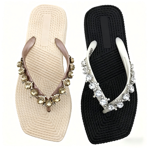 Womens quyến rũ Jeweled <span class=keywords><strong>Flip</strong></span> <span class=keywords><strong>Flops</strong></span> với lớn pha lê embellishments trên một dệt ngón chân vuông duy nhất trong màu đen và trắng - Product Image 3