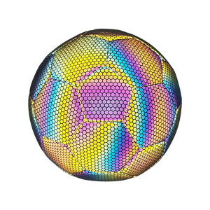 Balón de Fútbol Reflectante Holográfico Tamaño 5, Balón Brillante Reflectante para Juegos Nocturnos y Entrenamiento, Cuero PU Resistente - Product Image 5