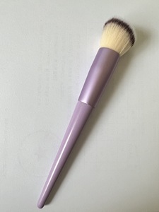 Brocha de maquillaje Brocha de contorno de polvo suelto de base en ángulo con mango de madera Brochas de maquillaje - Product Image 4