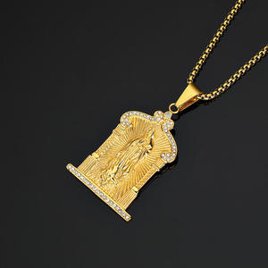 Joyería de Acero Inoxidable con Baño de Oro de 18K y Circonita Cúbica, Diseño Original de la Virgen María, Religiosa, Moderna, Resistente al Deslustre y al Agua - Product Image 4