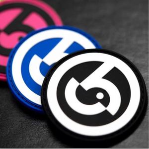 Patch en silicone PVC 3D souple, logo personnalisé en relief, design éco-responsable, PVC pour vêtements - Product Image 2
