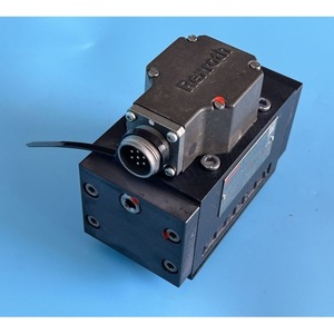 Vanne directionnelle servo Rexroth 4WS2EM10-5X 315 bars 100 L/min commande hydraulique - Product Image 5