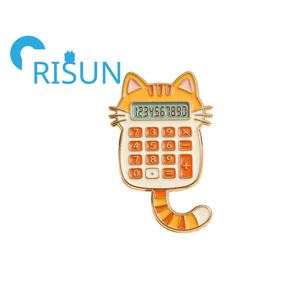 Broches en émail personnalisées pour filles, calculatrice mathématique, broches en métal, calculatrice scientifique, calcul, clavier numérique, badge en émail - Product Image 3