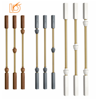 Balustre d'escalier carré décoré de style moderne minimaliste, de haute qualité, en bois et cuivre, 35 mm, pour rampe intérieure