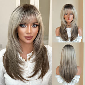 Pelucas de Cabello Sintético de 22 Pulgadas, Color Castaño Claro a Gris Plateado, con Capas Medias y Flequillo, Resistentes al Calor, Fibra Natural Mate - Product Image 1