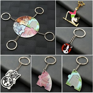 Llaveros Metálicos Personalizados Wang Feng con Acabado Esmaltado, Colgante de Dibujos Animados, Regalos Creativos para la Temporada de Graduación - Product Image 3