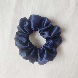 In magazzino di buona qualità In raso legami <span class=keywords><strong>per</strong></span> capelli più colori <span class=keywords><strong>per</strong></span> capelli Scrunchy damigella d'onore <span class=keywords><strong>accessori</strong></span> <span class=keywords><strong>per</strong></span> capelli <span class=keywords><strong>per</strong></span> le donne ragazze - Product Image 4