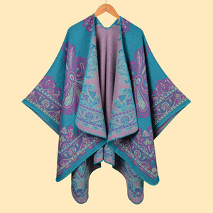 Écharpe <span class=keywords><strong>poncho</strong></span> réversible rayée coupe-vent à séchage rapide de haute qualité pour <span class=keywords><strong>femme</strong></span>, idéale pour les voyages d'hiver - Product Image 4