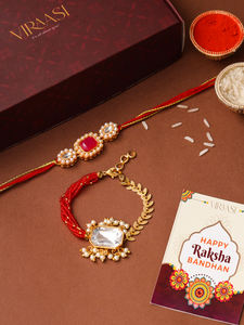 Rakhi Elegante con Perlas y Polki, con Conjunto de Pulseras Decorativas para el Festival Raksha Bandhan, Hecho a Mano con Hilo Premium - Product Image 4