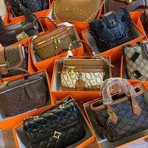 Bolsos de Hombro de Gran Capacidad de Gamuza Texturizada de Primera Calidad, Nuevo Estilo Coreano, Bolso Tote de Lujo Versátil y Moderno para Mujer - Product Image 4